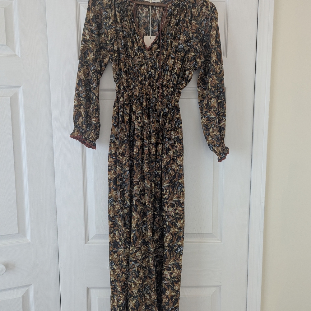 Doen Brown Tan V-Neck Bishop Sleeve Maxi Sundress
